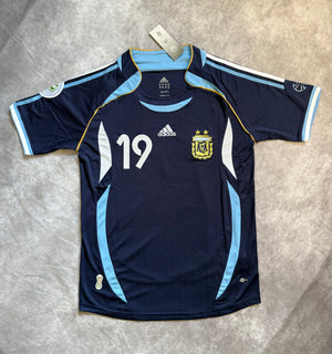 Argentina Away Soccer Jersey Retro 2006 Messi 19