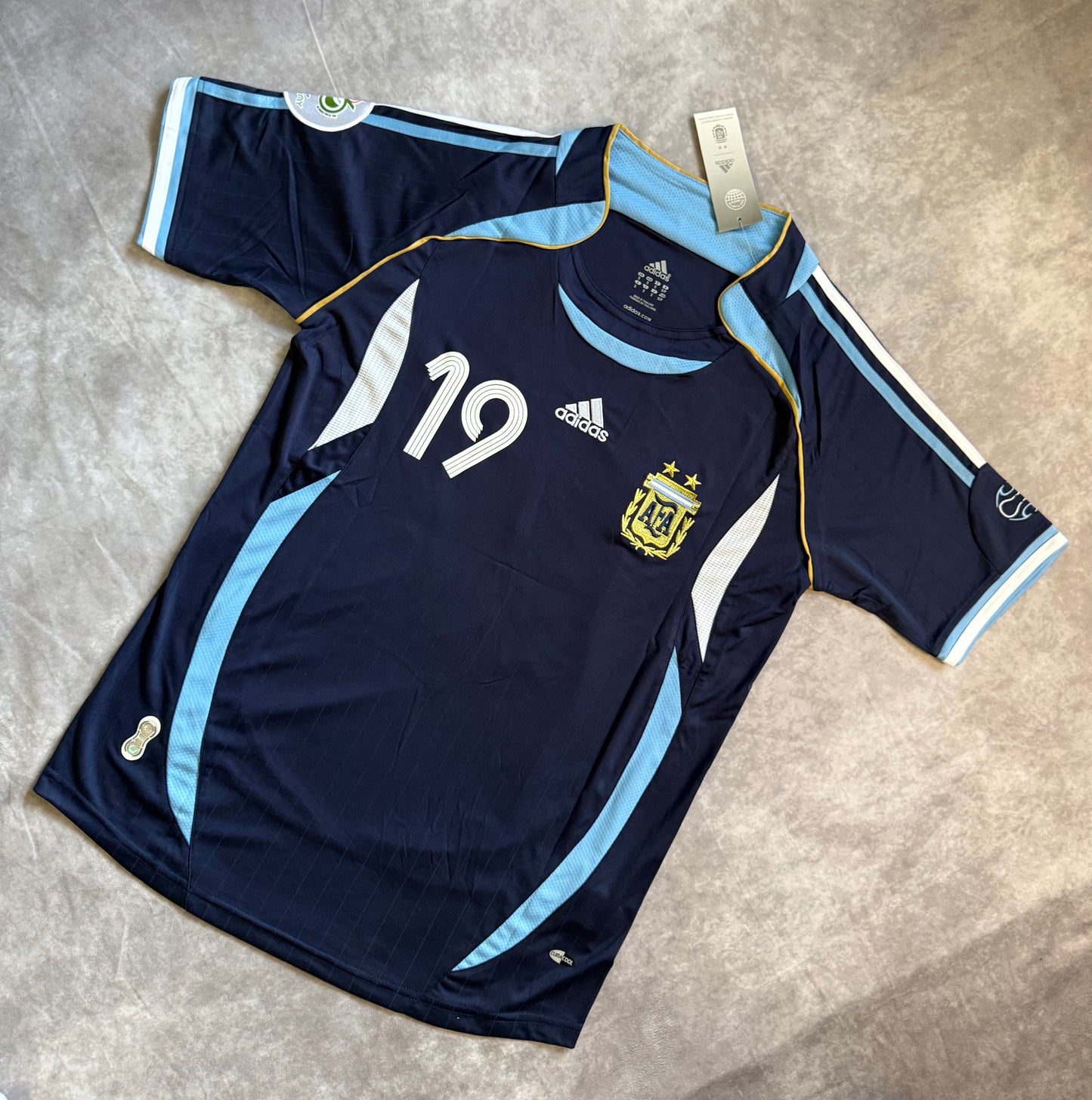 Argentina Away Soccer Jersey Retro 2006 Messi 19