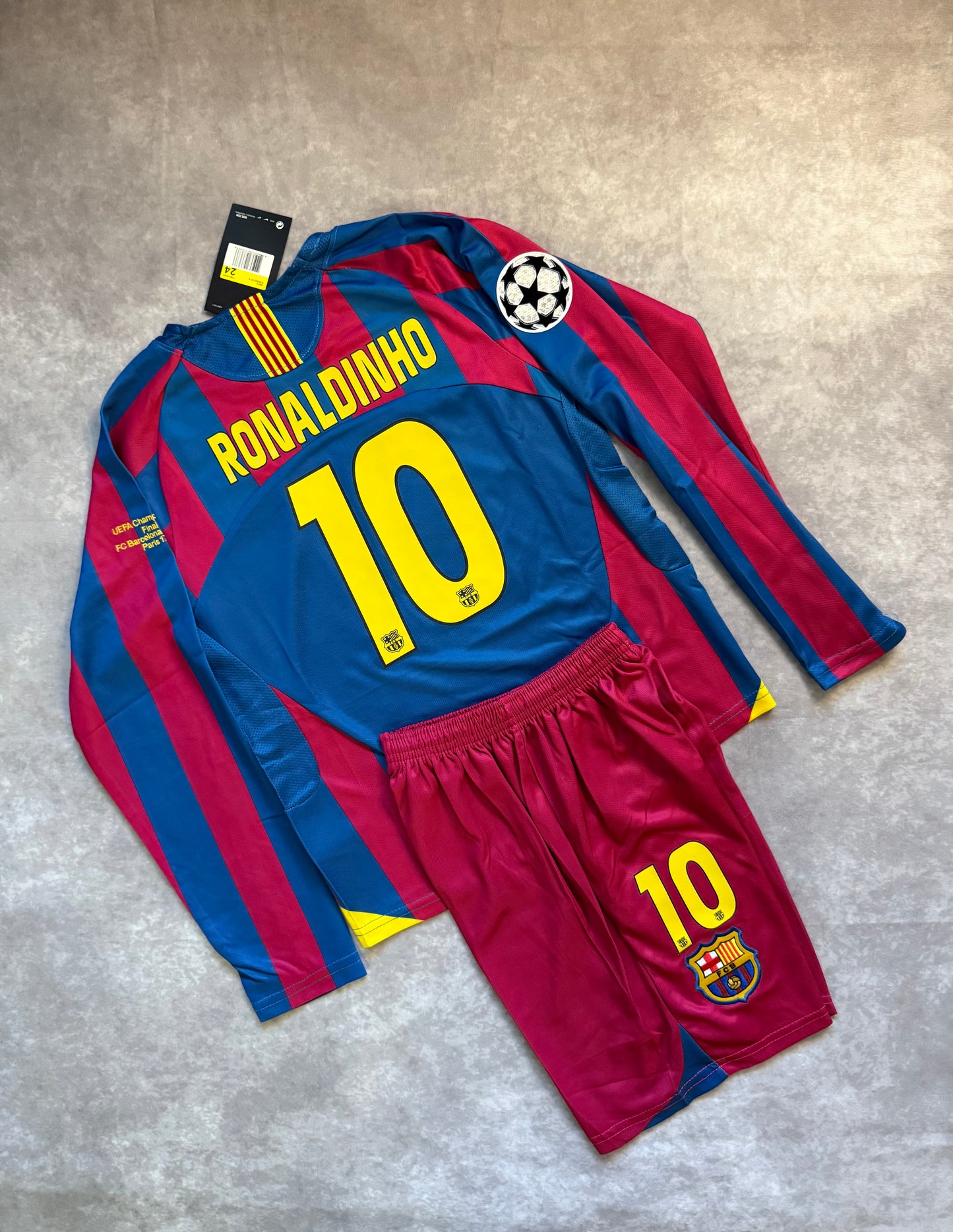 Barcelona home 2006 Retro set kids Ronaldinho 10
